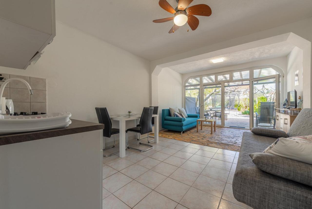 Apartments Villa Agape Вир Экстерьер фото