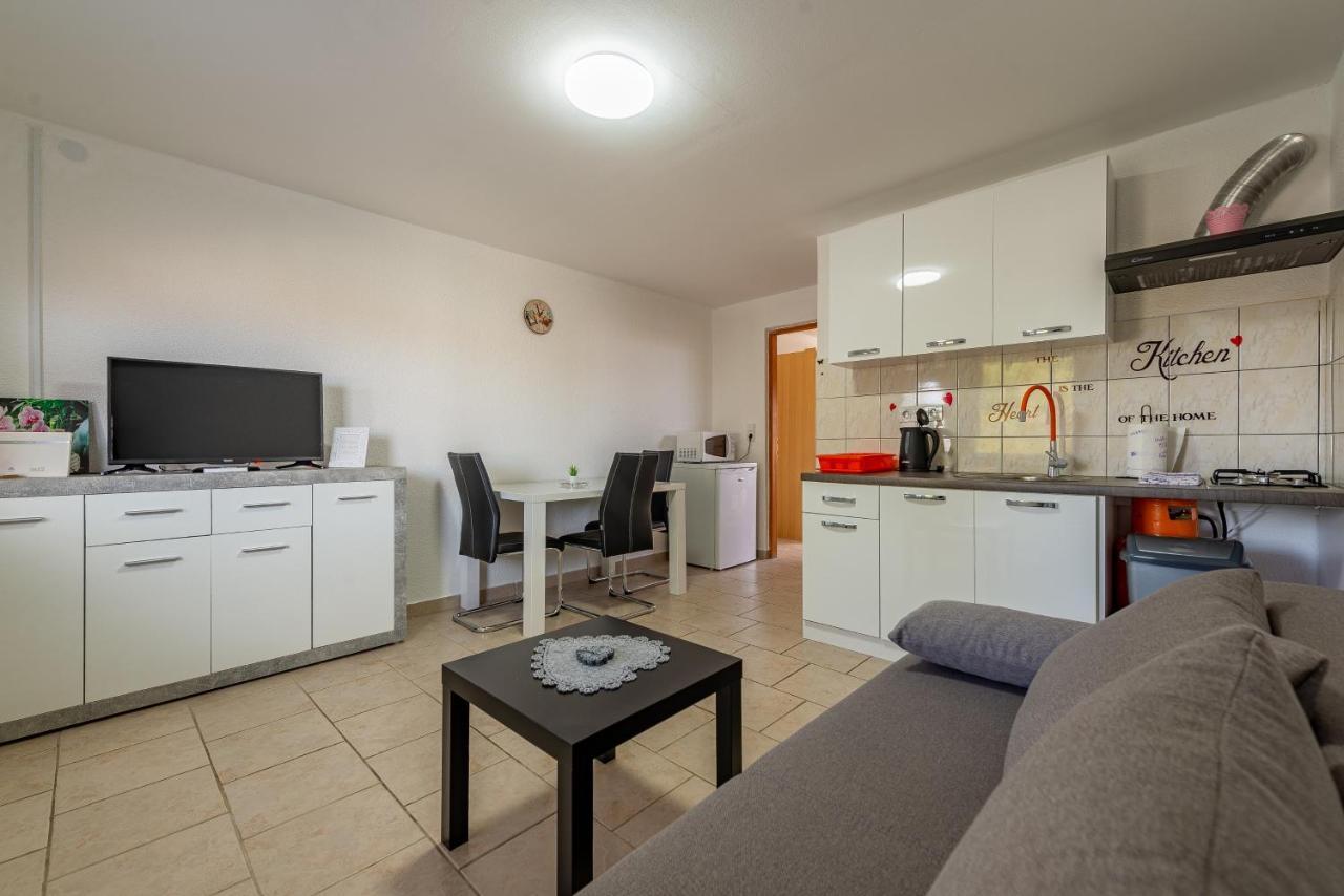 Apartments Villa Agape Вир Экстерьер фото